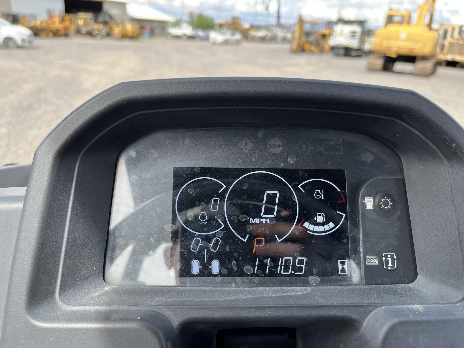 ./imagenes/INVOICE/2019/18247/JOHN DEERE XUV835E (6).JPG